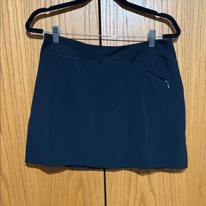 Columbia women's M omni-shield advanced repellency skirt with built in underwear